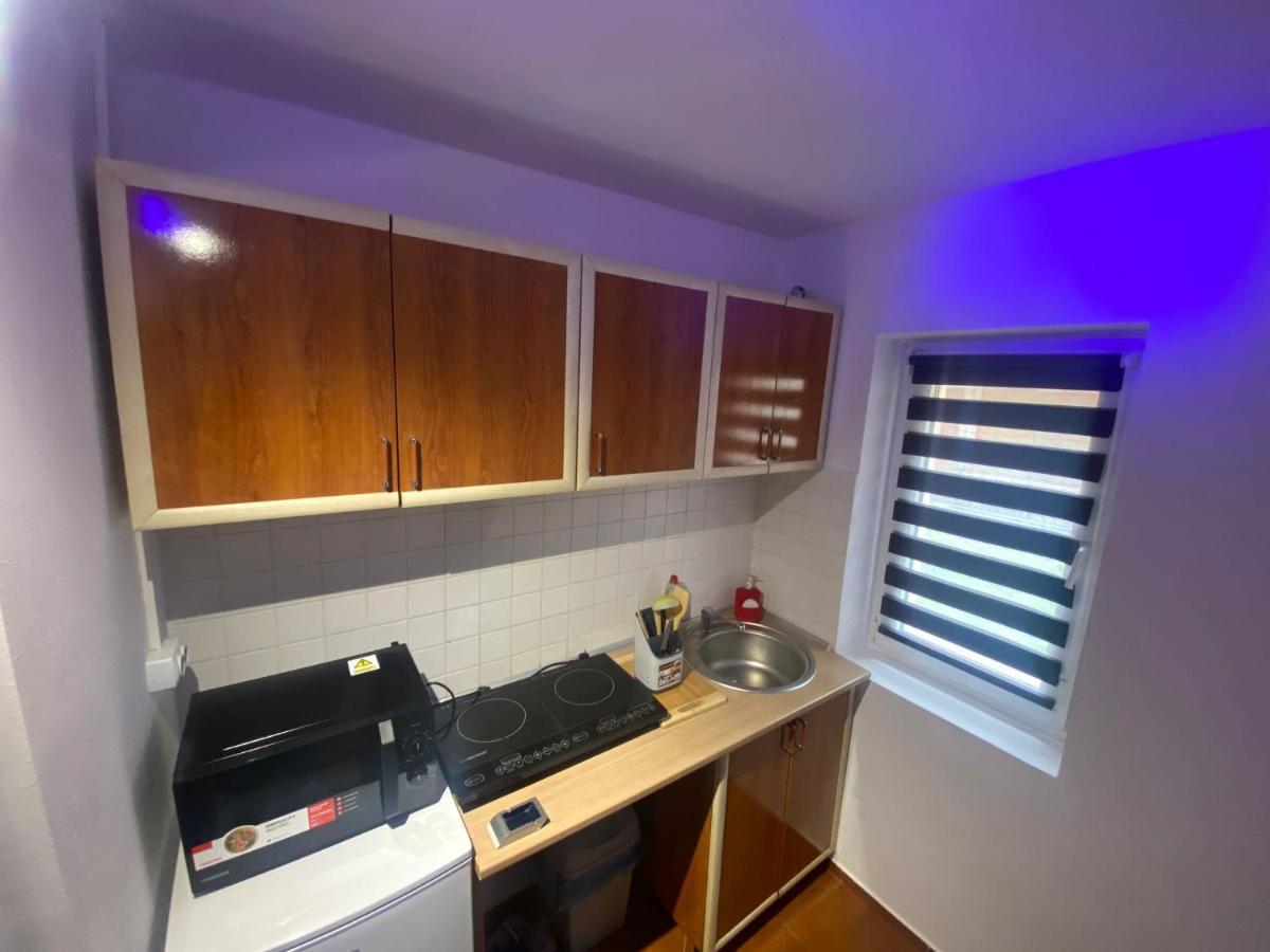 Andi 1-Apartament 2 Camere Băile Herculane Exterior photo