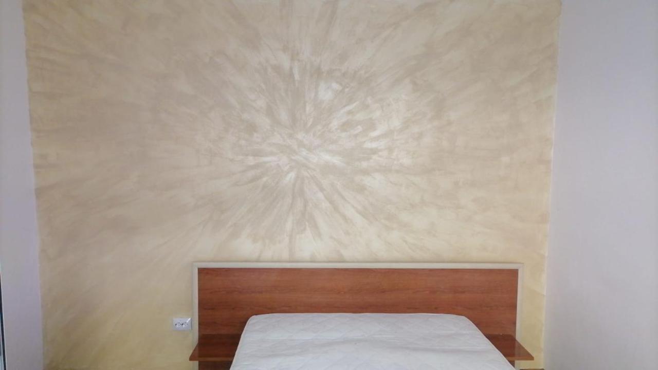 Andi 1-Apartament 2 Camere Băile Herculane Exterior photo